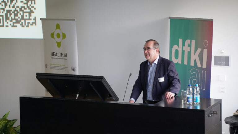 Prof. Hannig bei seiner Begrüßung auf dem Symposium